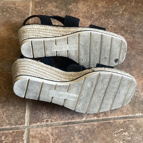 Kelly & Katie Sandals - Picture 4 of 5